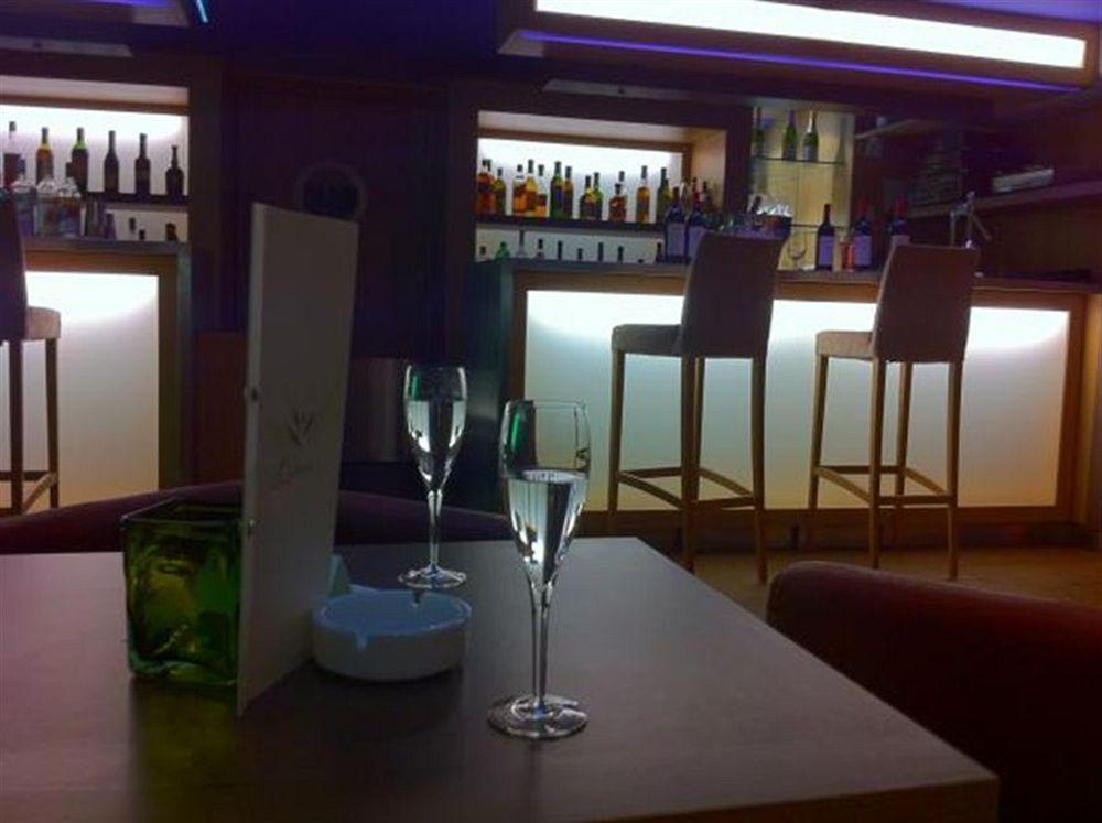 Hotel Olivier Щрасен Екстериор снимка